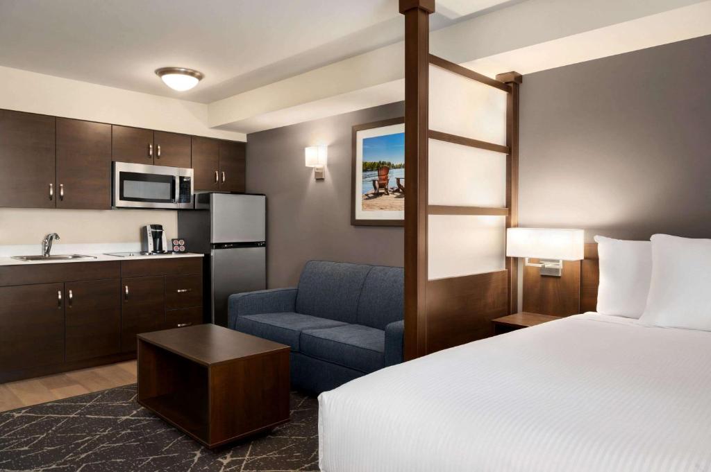 Microtel Inn & Suites by Wyndham Aurora - Queen Suite - No Fumadores