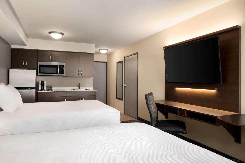 Microtel Inn & Suites by Wyndham Aurora - Suite De Lujo Con Dos Camas Queen - No Fumadores