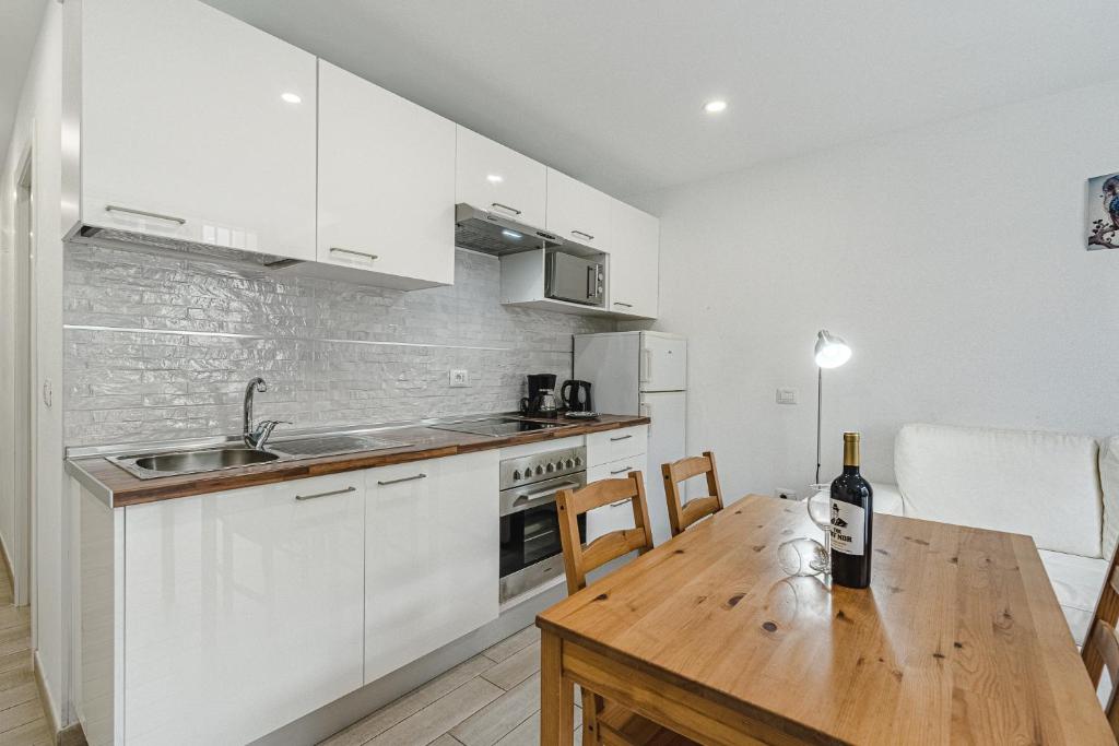 Kuchyňa alebo kuchynka v ubytovaní APARTAMENTO DE LUJO EN MARE VERDE