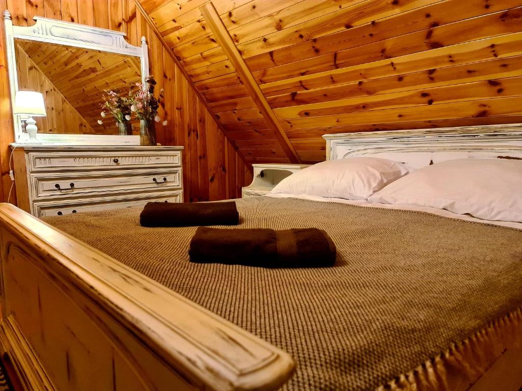 A bed or beds in a room at LAGO BLANCO