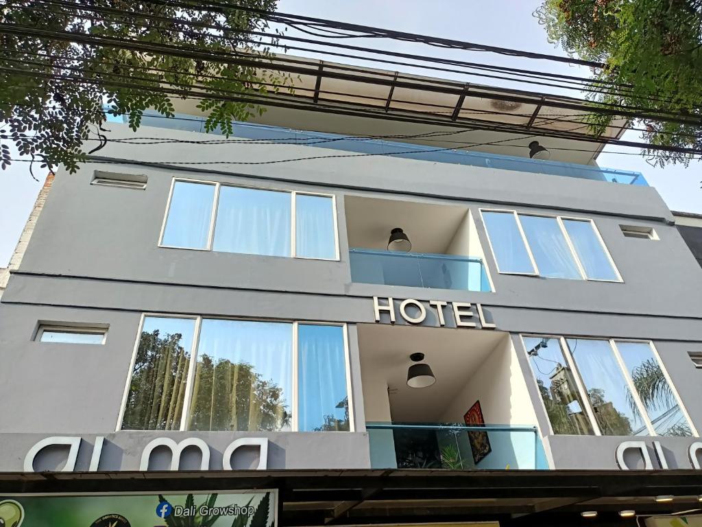 Budova, kde se hotel nachází