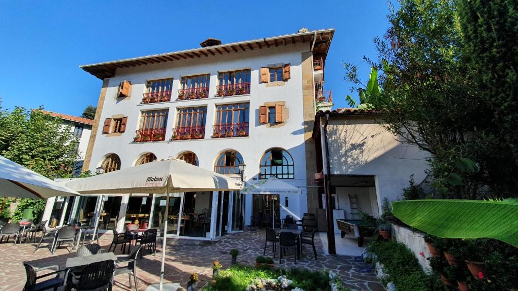 Budova, kde se hotel nachází