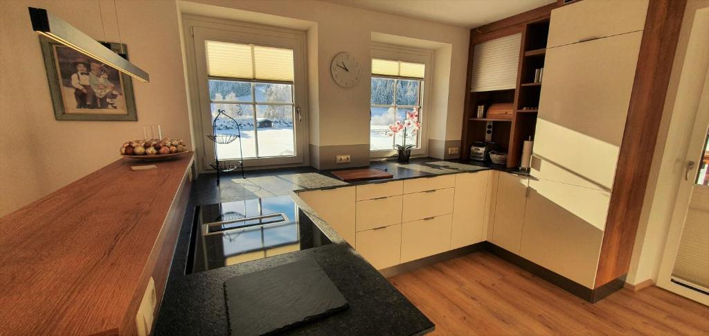 Kuchyňa alebo kuchynka v ubytovaní Apartment Maier
