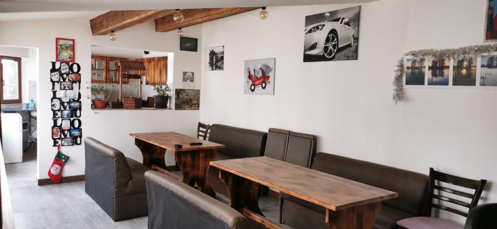 Posezení v ubytování Banya Guest Rooms 23