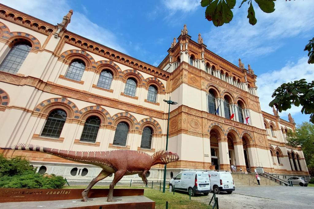 The building in which a vendégházakat is located