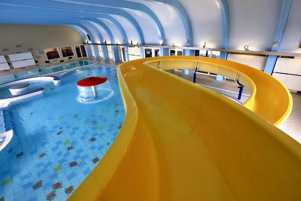 Bazén v ubytování Hotel SOREA TITRIS nebo v jeho okolí