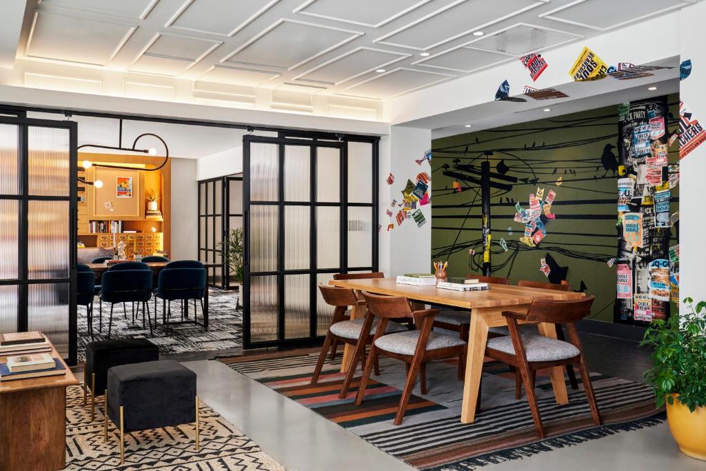 Generator Hotel Washington DC休息區