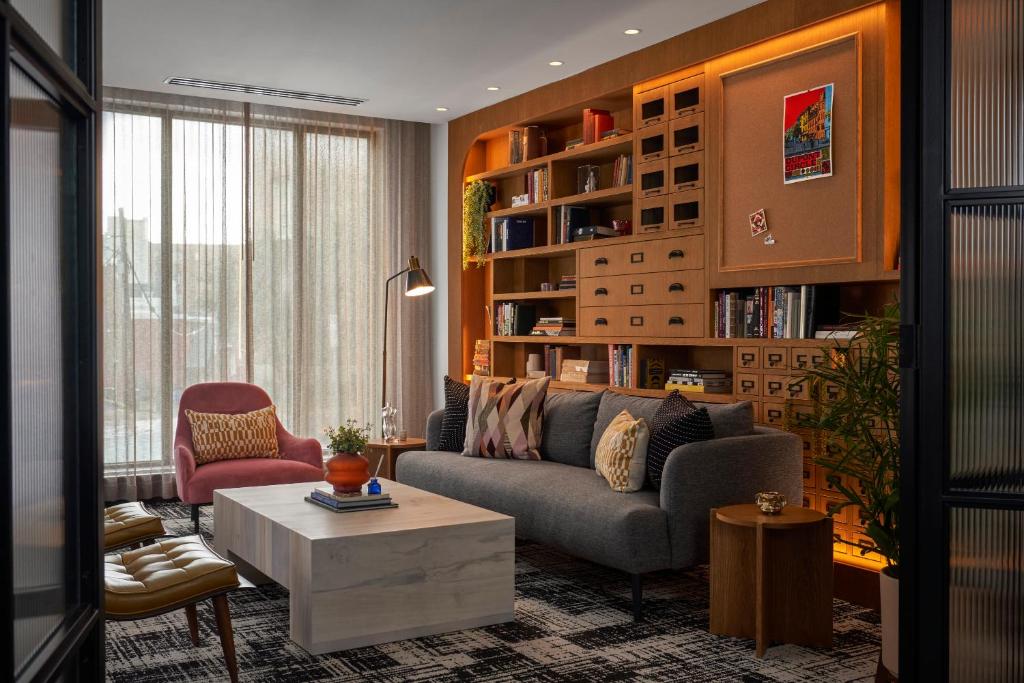 Generator Hotel Washington DC休息區