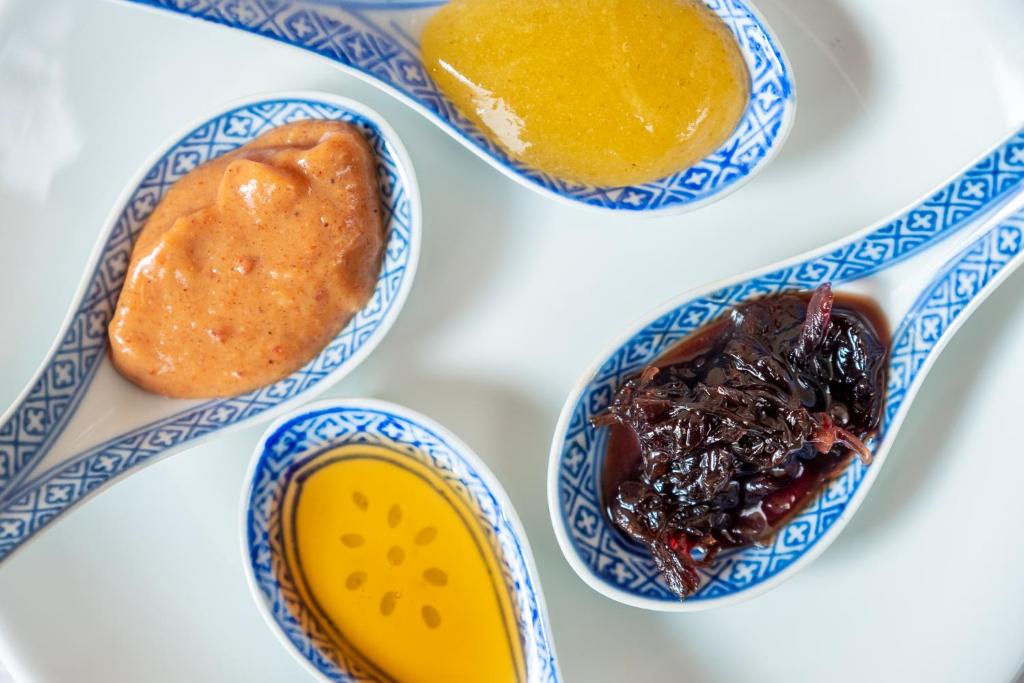 Eten bij of ergens in de buurt van het hotel

