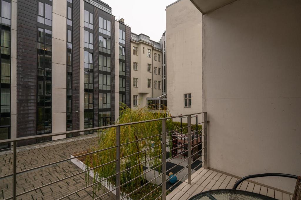 Easyrooms Dzirnavu - Apartamento Con Balcón