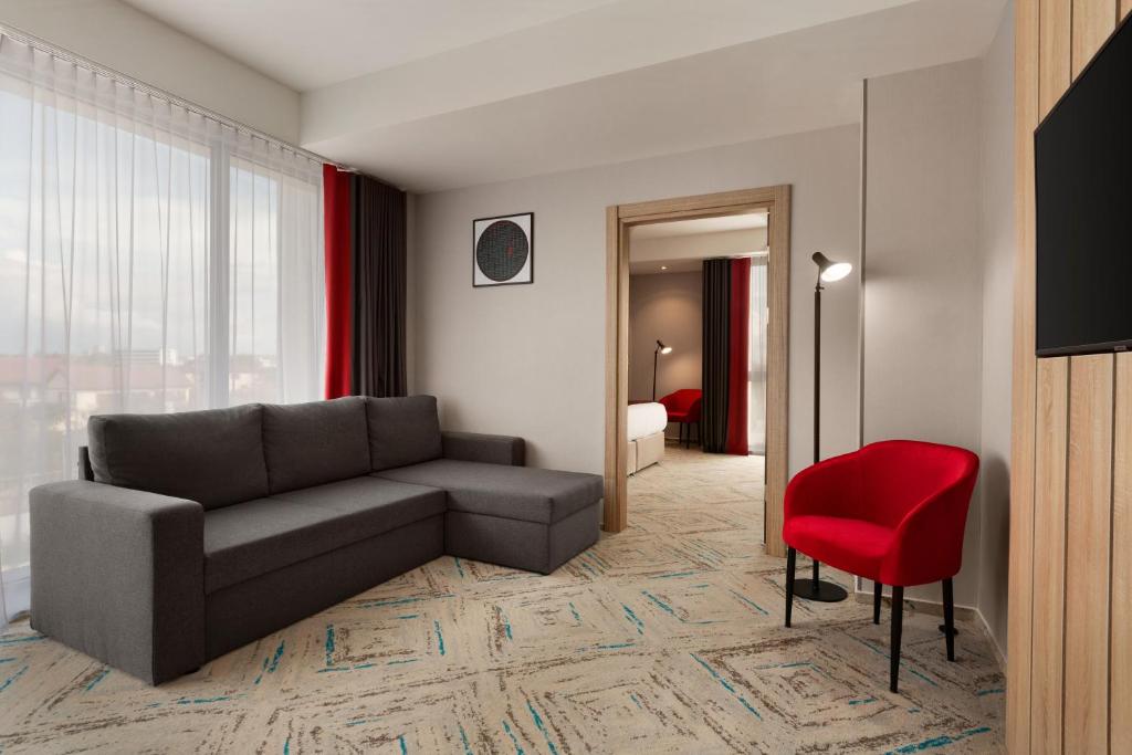 Ramada by Wyndham Targu Jiu - Suite Ejecutiva King - No Fumadores