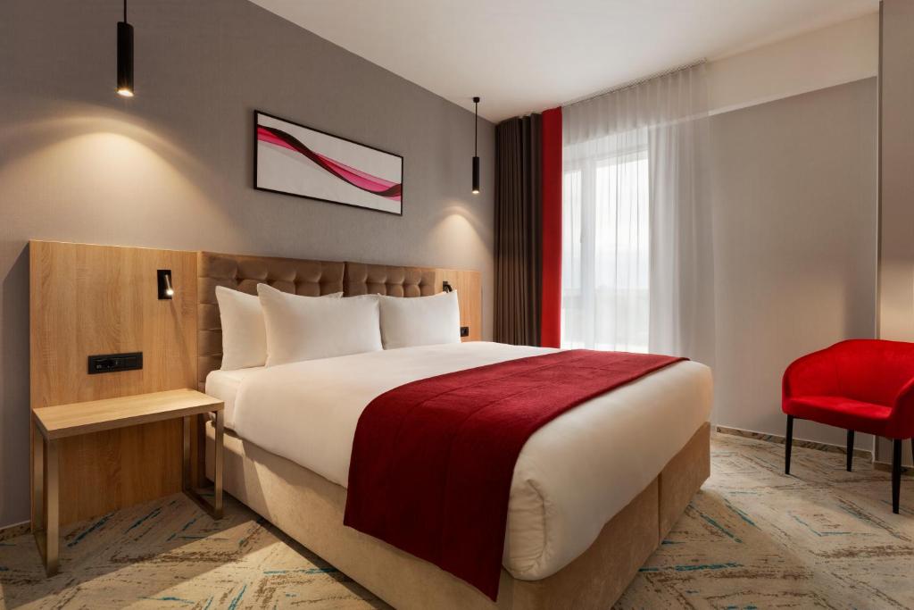 Ramada by Wyndham Targu Jiu - Habitación Queen - No Fumadores