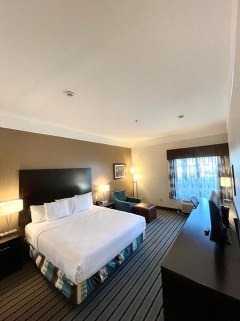 La Quinta by Wyndham Bakersfield North - King Kamer