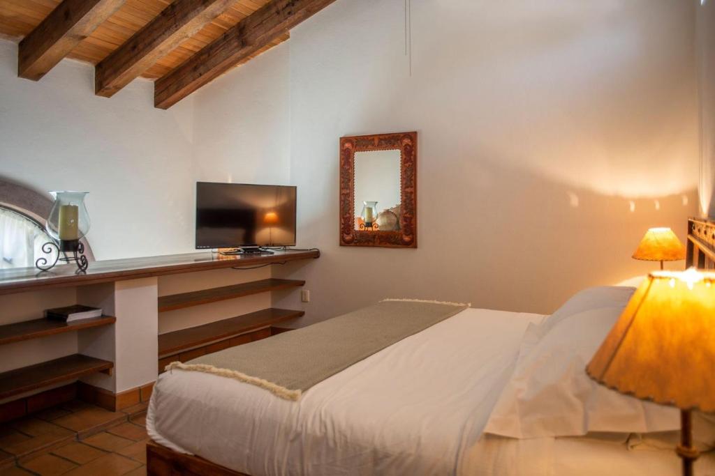 El Alcazar - Master Suite