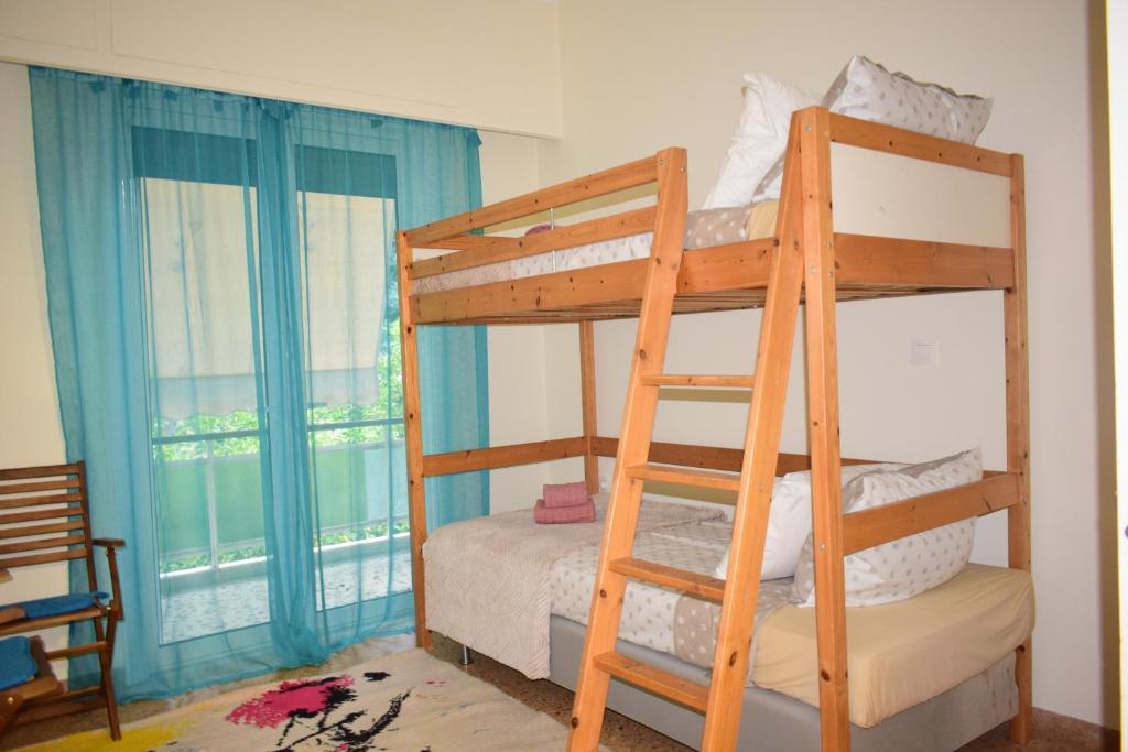 Antonia's 2bedroom with garden and private parking by MK - Two-Bedroom Apartment