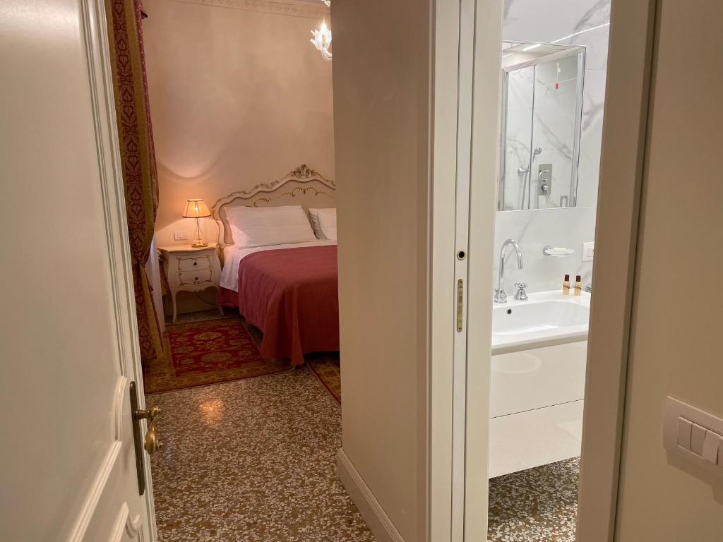 San Gregorio Venice Apartments - 7