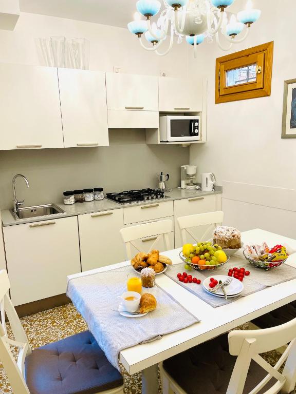 San Gregorio Venice Apartments - 13