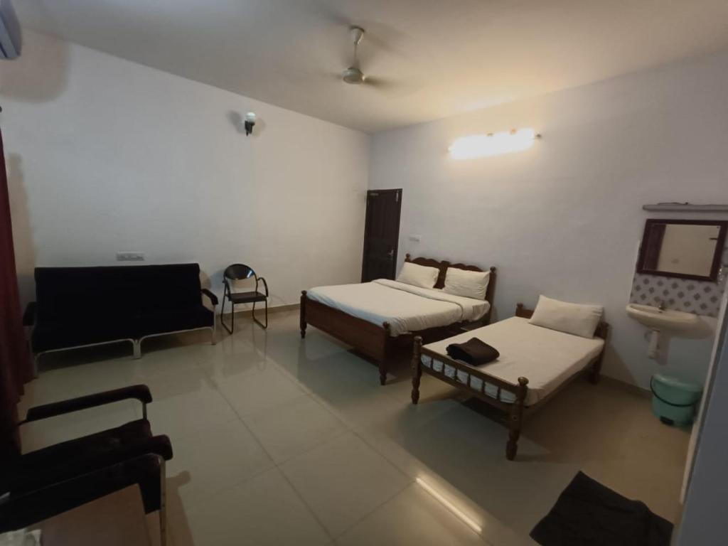 Krishna Kailas - Deluxe Room