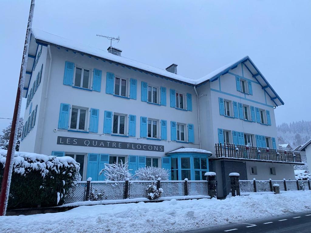 Les 4 flocons à 100m lac et du centre ville , wifi, parking, sauna - 9