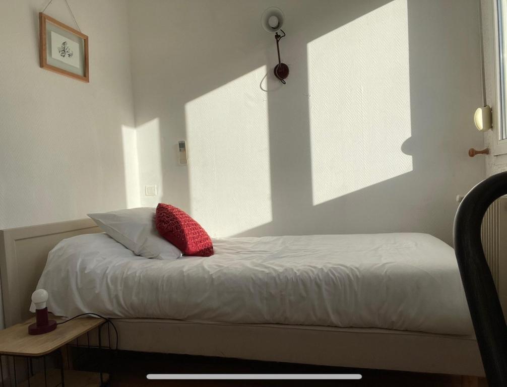 
Single Room with Private Bathroom
