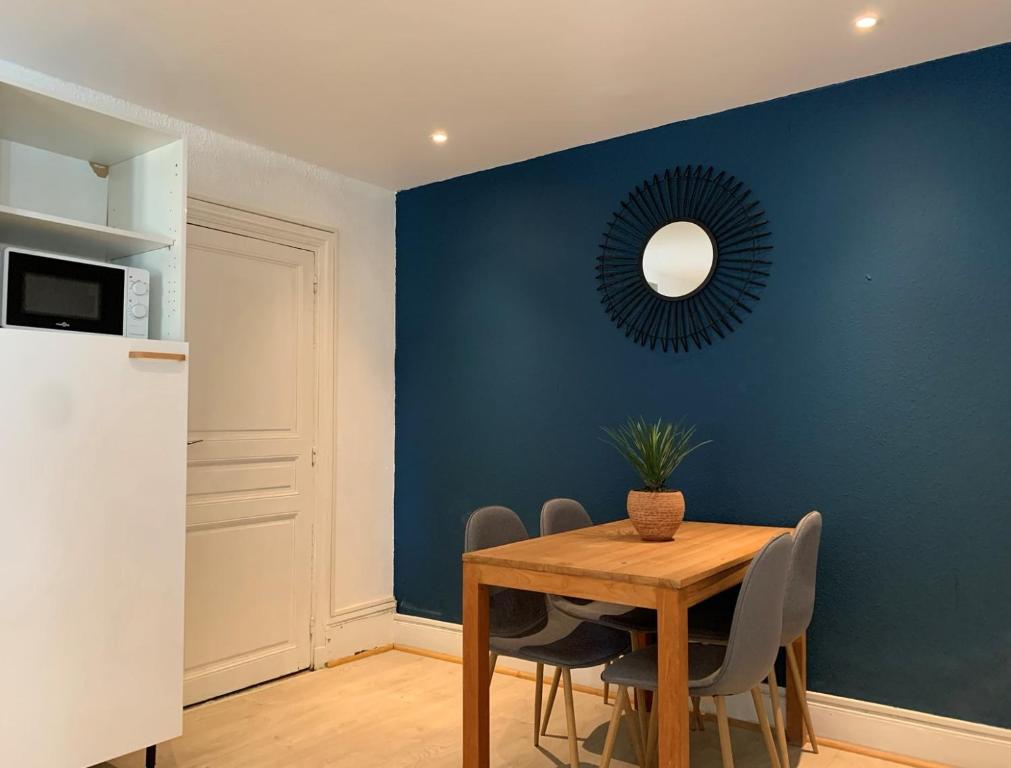 Hôtel Le Thurot- Dijon Centre Gare - Resim 38