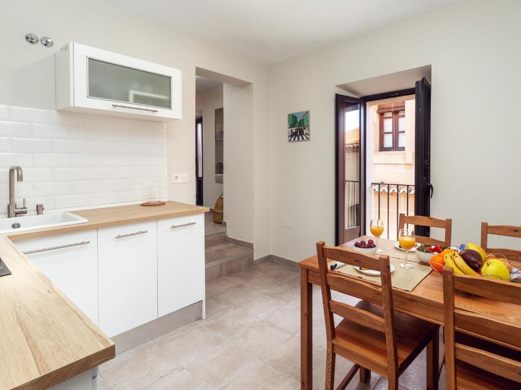 Kuchyňa alebo kuchynka v ubytovaní Apartamentos Plaza Mayor 35