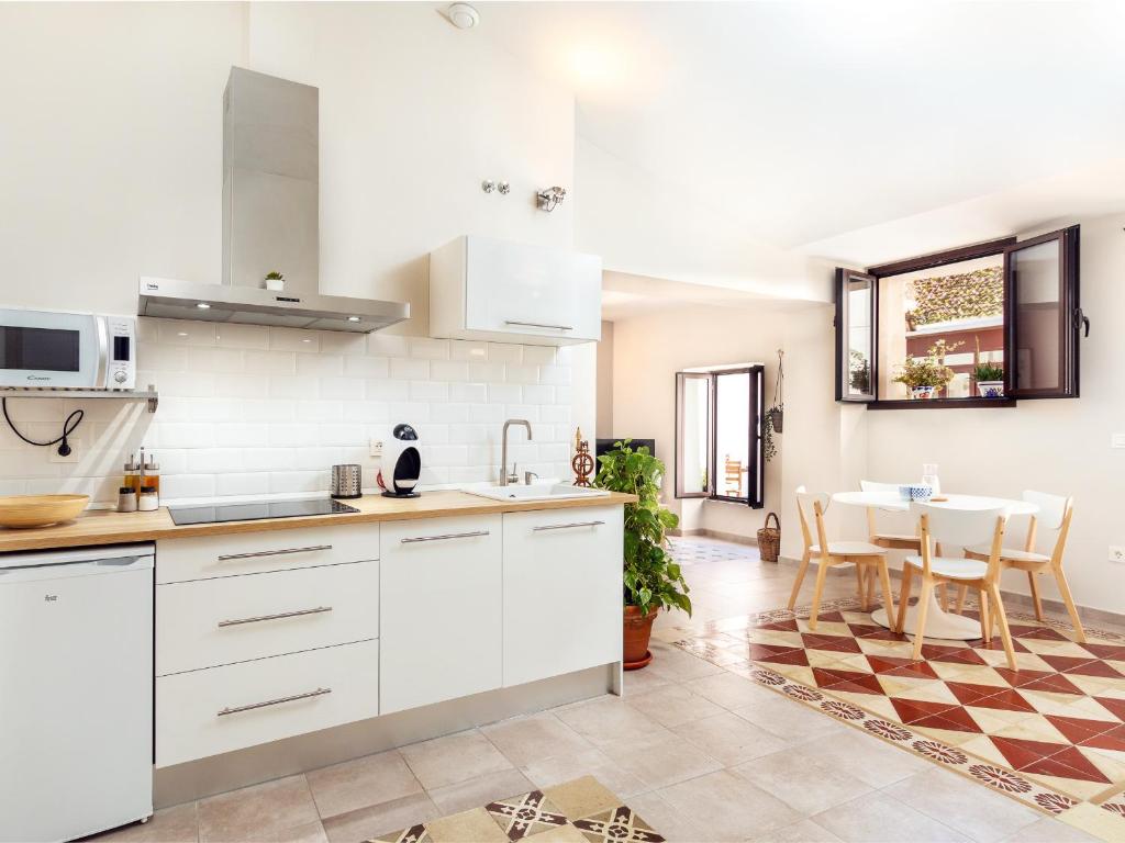 Kuchyňa alebo kuchynka v ubytovaní Apartamentos Plaza Mayor 35