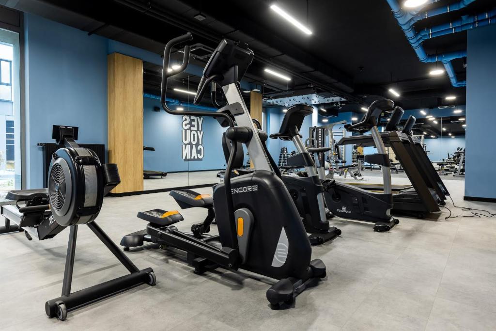 Posilňovňa alebo fitness centrum v ubytovaní Symphony Modern Tower Apartamenty