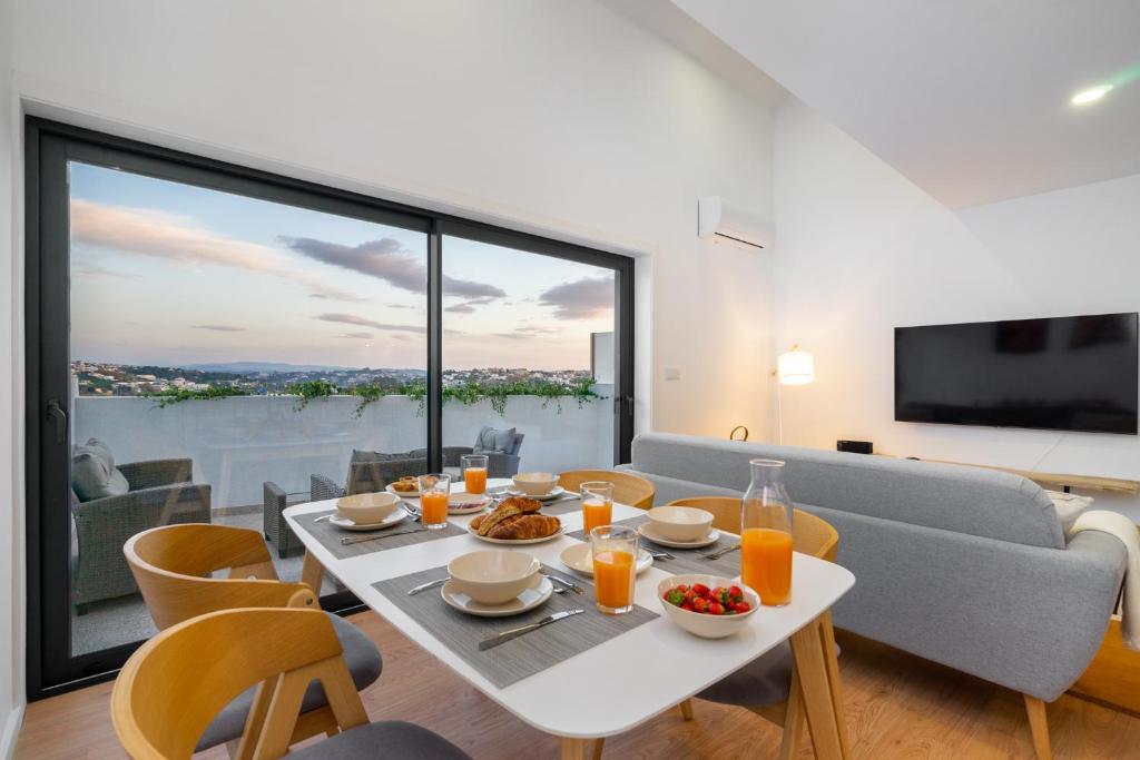 WHome Riverside View Premium Apartment w/ AC & Terrace