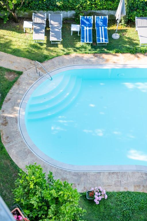 Bazén v ubytování Hotel Alessandra nebo v jeho okolí