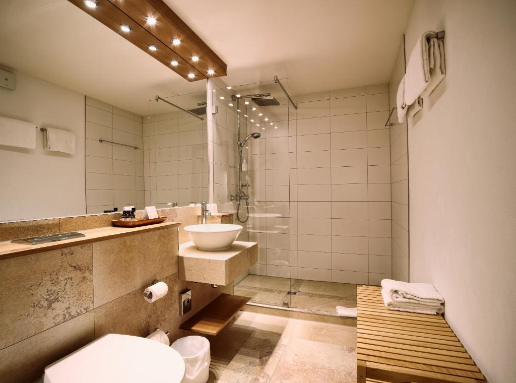Romantik Hotel Hirschen - Standard Double Room Excl. GartenSpa