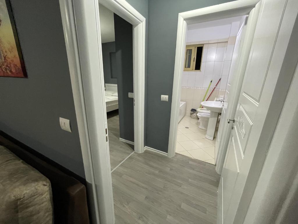 CENTER RESIDENCE - Image 3