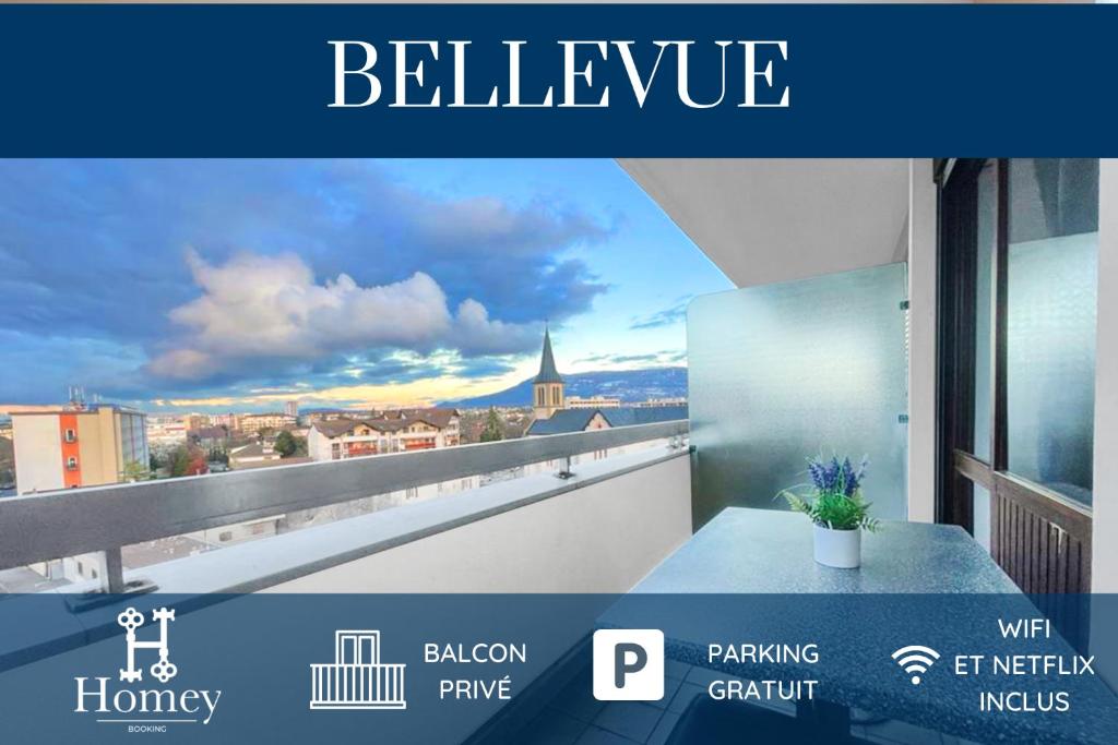 d'un balcon avec vue sur la ville. dans l'établissement HOMEY BELLEVUE - New - Appartement avec une chambre - Parking privé gratuit - Balcon avec belle vue - Netflix et Wifi inclus - A 5 min de la frontière pour rejoindre Genève, à Gaillard