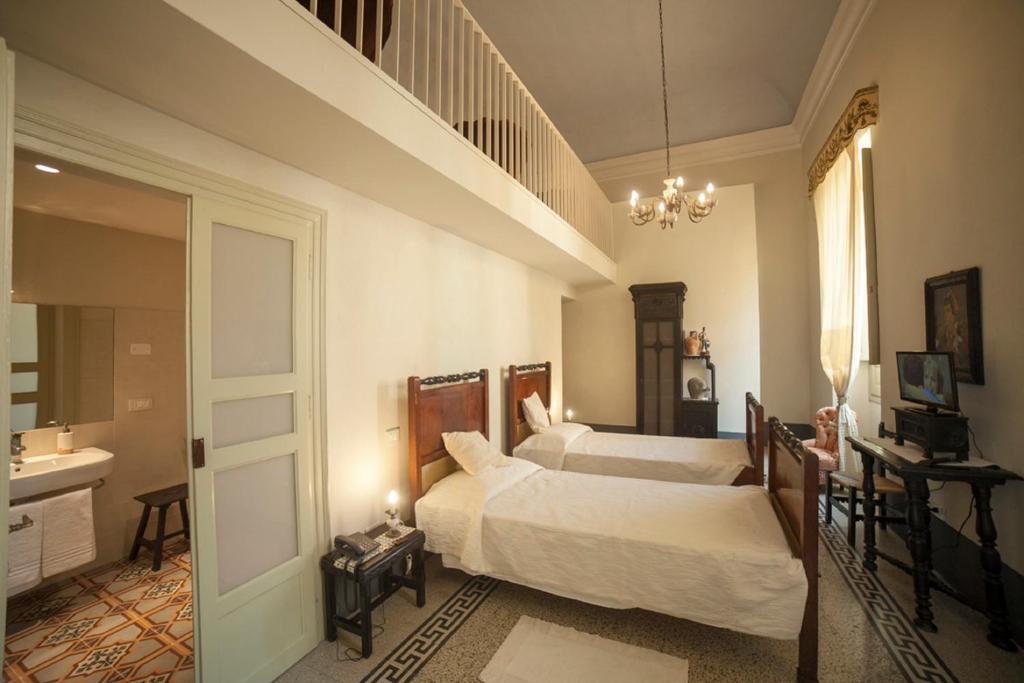Residenza d'Epoca Regina d'Arborea - Habitación Triple Superior