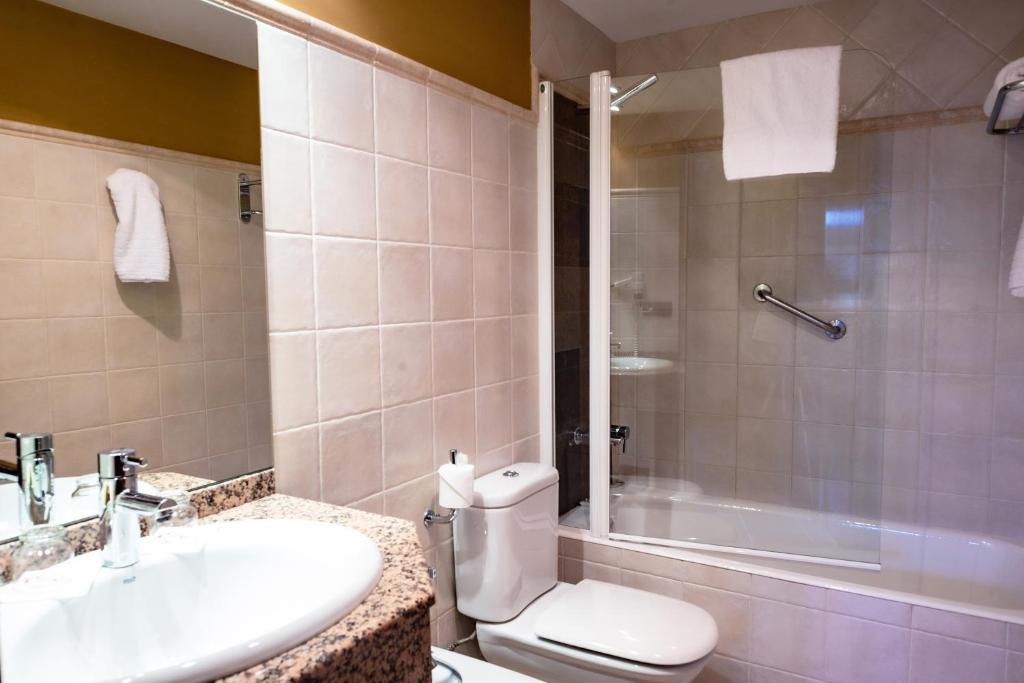 Koupelna v ubytování Hotel Valle De Izas