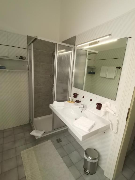 Badhotel Bad Brückenau - Suite Met 1 Slaapkamer