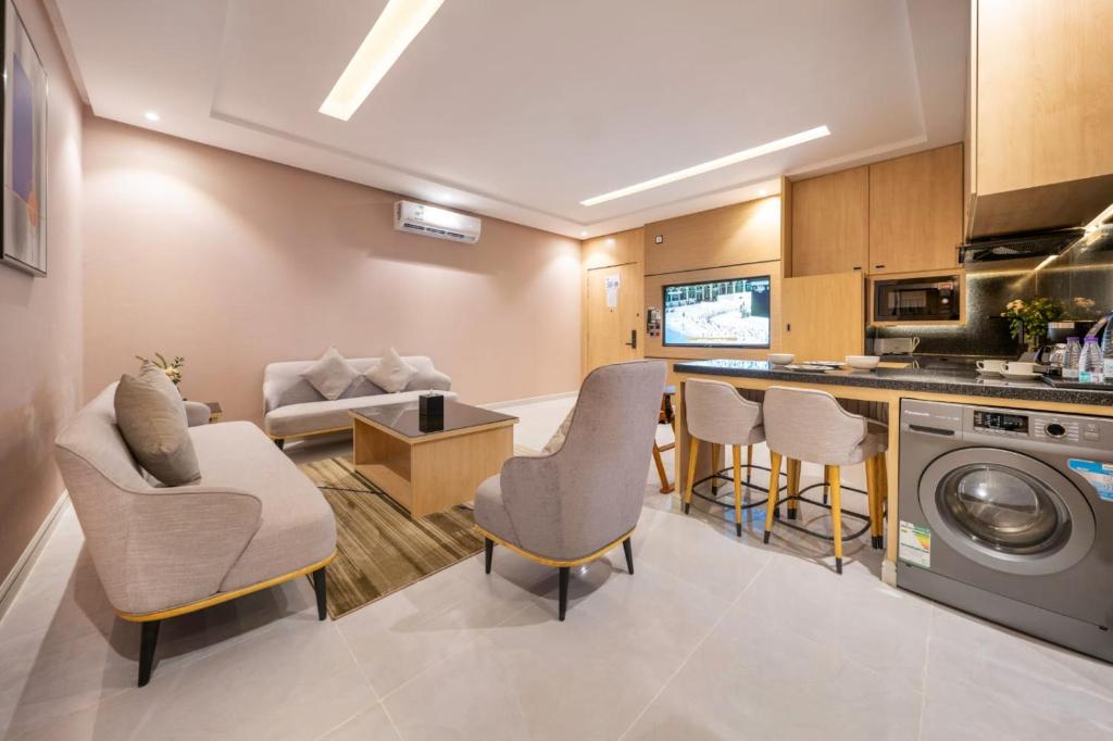 Kuchyň nebo kuchyňský kout v ubytování Msharef Almoden Hotel
