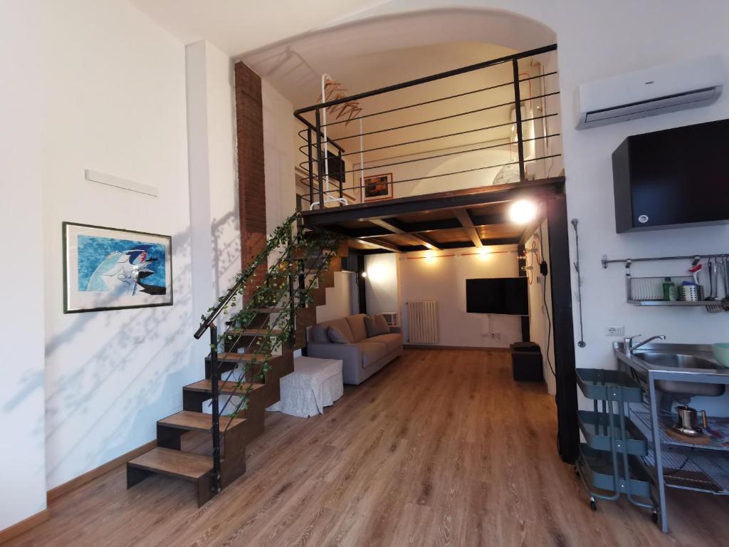 Afbeelding uit fotogalerij van Navigli Area- New Loft FULLY EQUIPPED 5 pax in Milaan