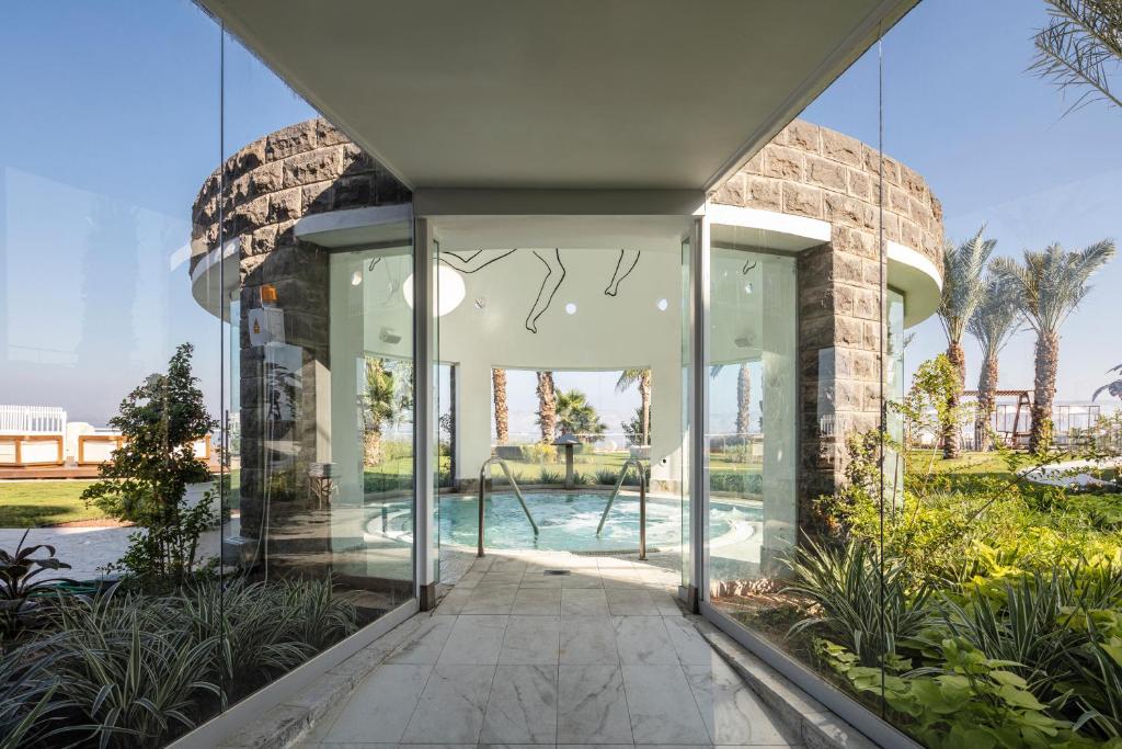 Bazén v ubytování Galei Kinneret Hotel nebo v jeho okolí