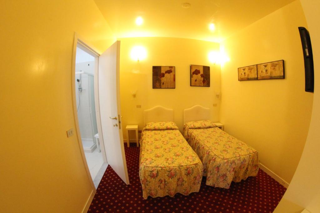 Hotel Europa Fiera - Economy Tweepersoonskamer Met 1 Of 2 Bedden