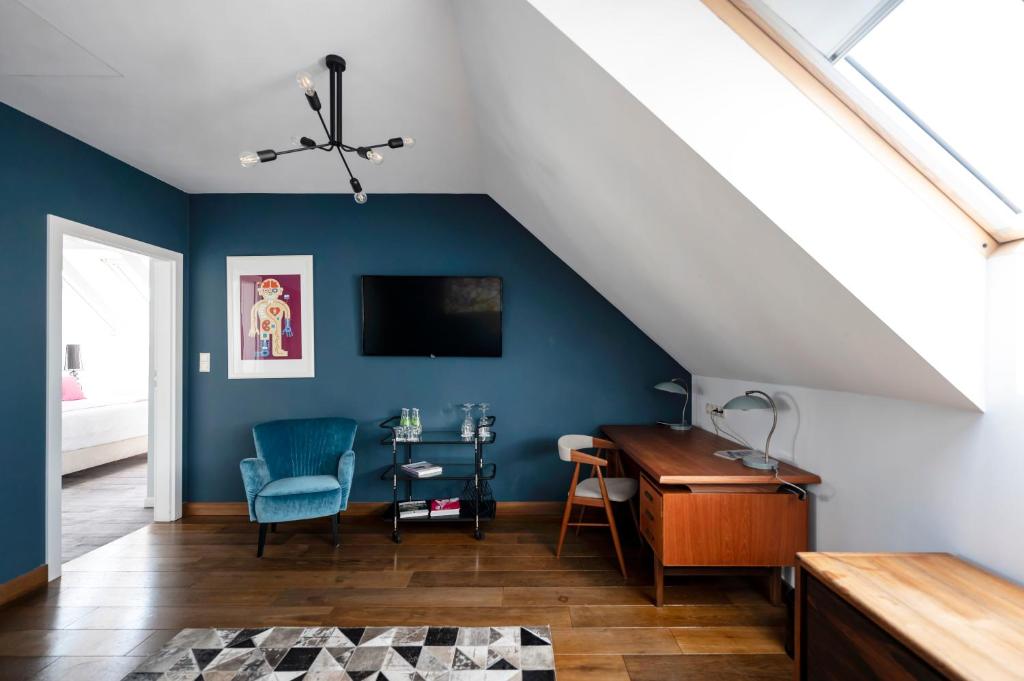 
One-Bedroom King Suite
