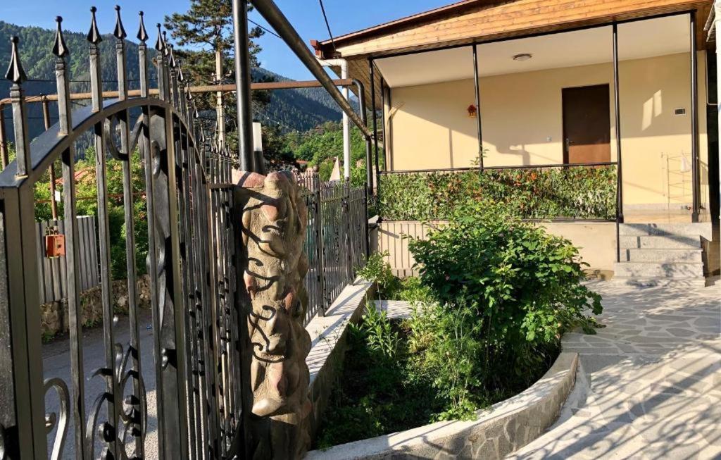 Balkón nebo terasa v ubytování Luxury Apartment at Pirosmani 22 in central Borjomi