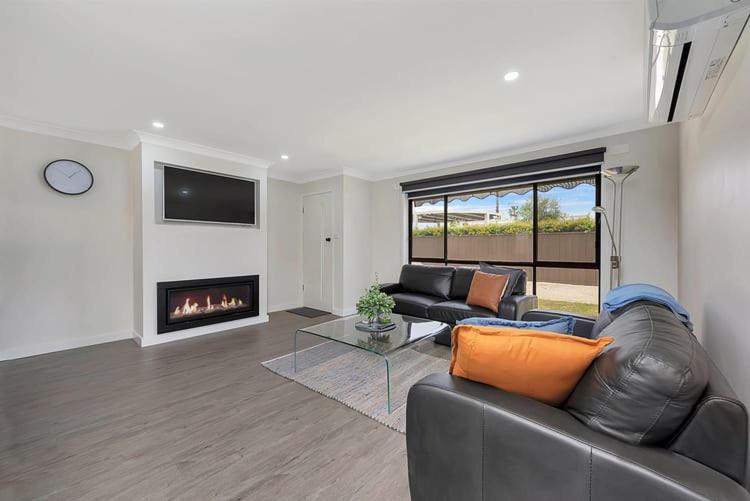 Lakeside Apartment on Pool Avenue, Mulwala (updated prices 2024)