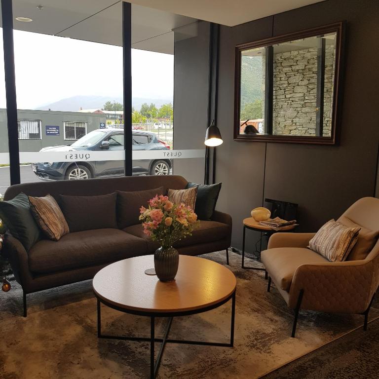 Quest Queenstown Apartments Remarkables Parkにあるシーティングエリア