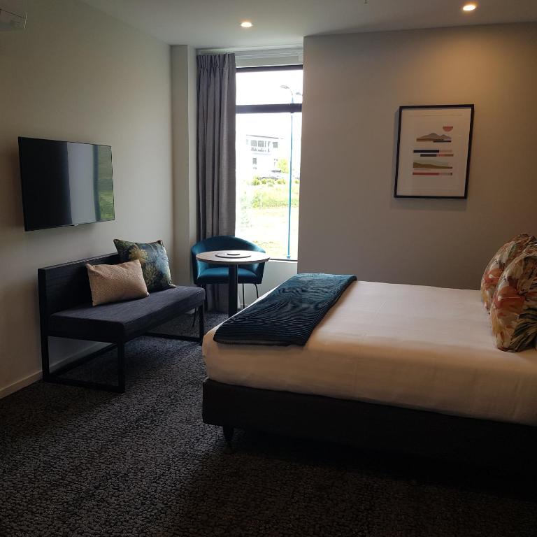 Quest Queenstown Apartments Remarkables Parkにあるベッド