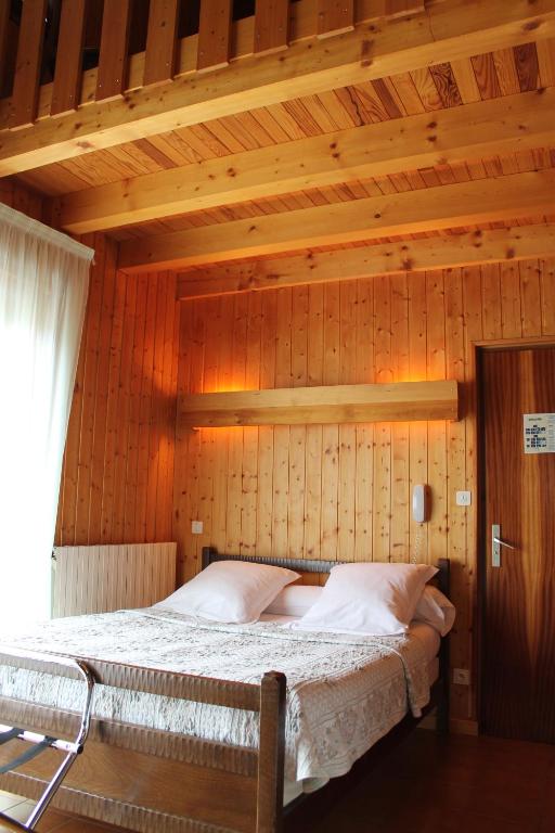 Les Moineaux - Family Room (4 Adults)