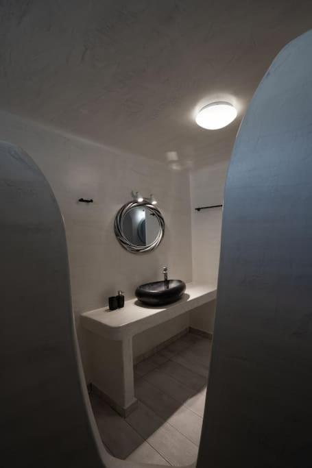 Fotografie z fotogalerie ubytování Occhio Luxury Villas Santorini with private pool v destinaci Karterados