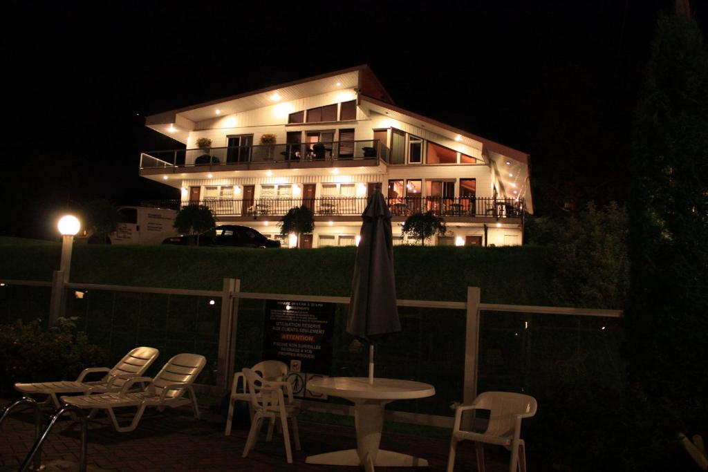 El edificio en el que está el motel