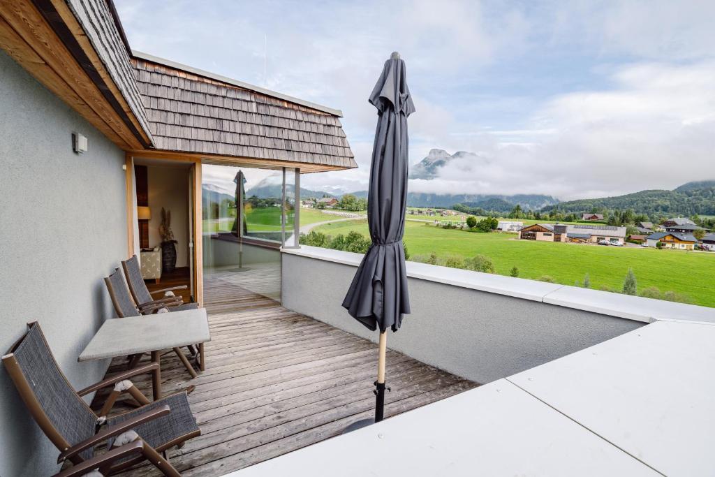 Nespecifikovaný výhled na hory nebo výhled na hory při pohledu z hotelu