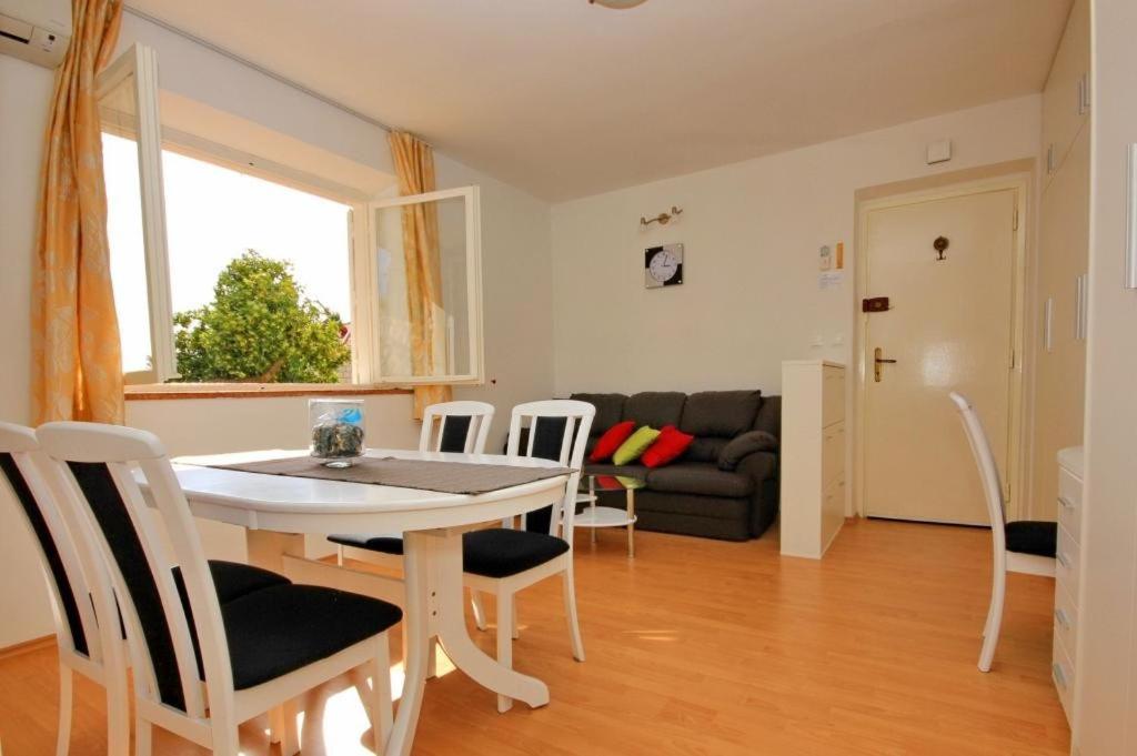 Posedenie v ubytovaní Apartment Charming Arena